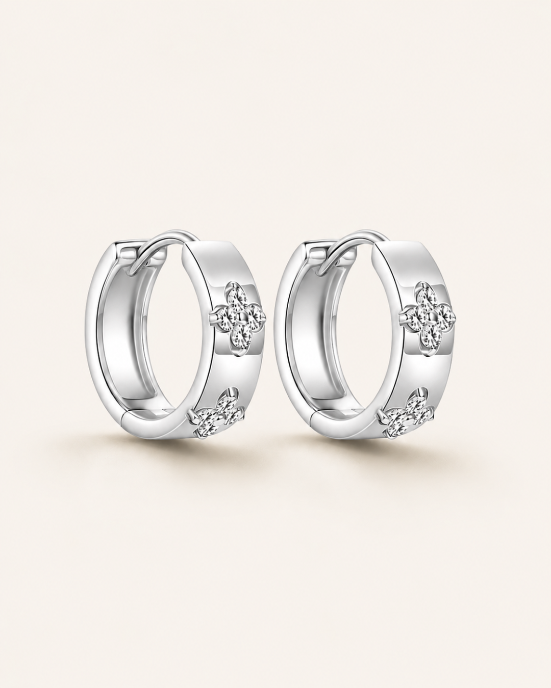 CLEO MOISSANITE HUGGIE