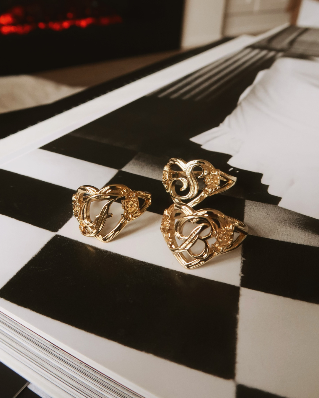 SCRIPT INITIAL HEART RING