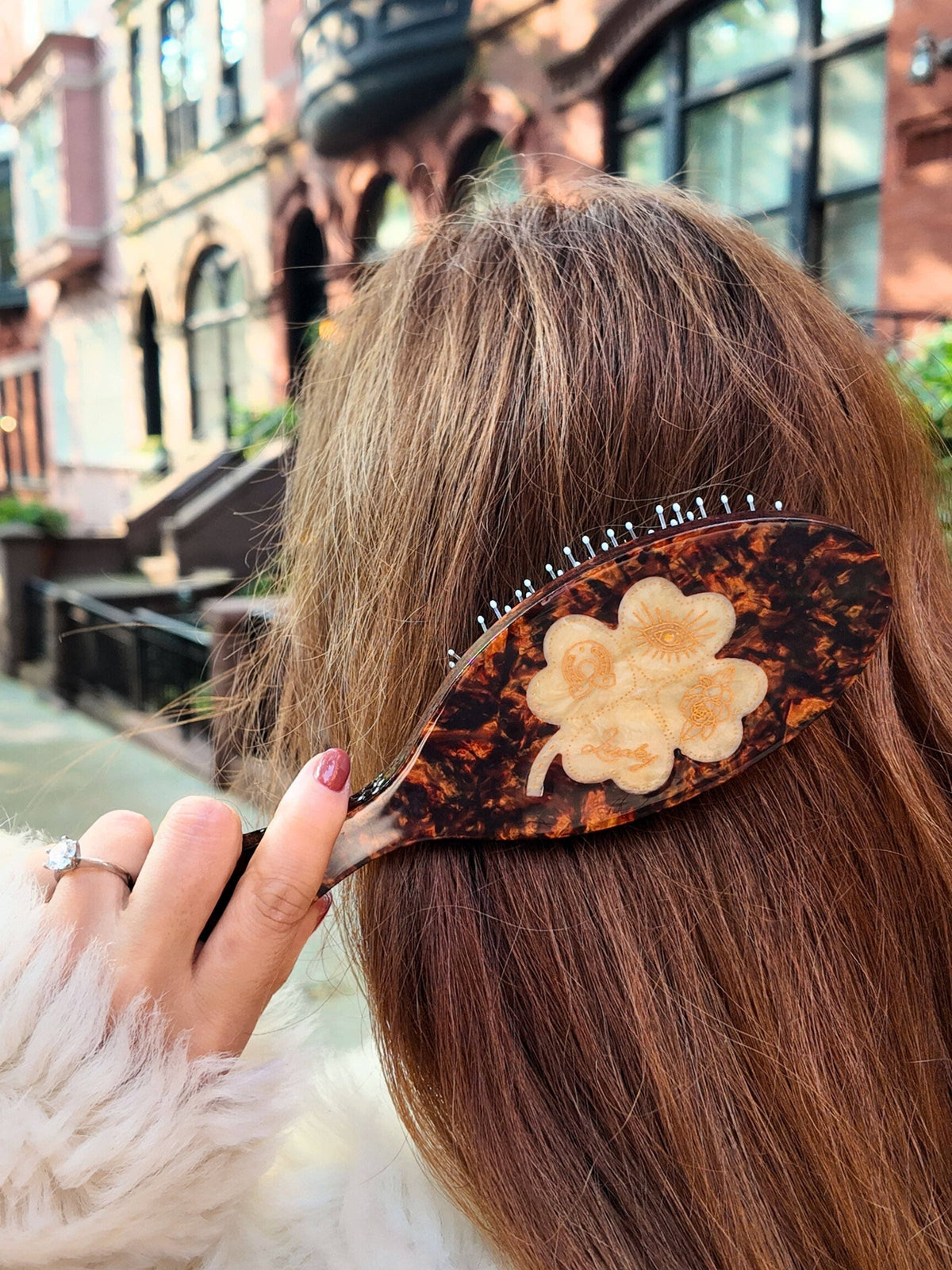 Brosse à cheveux Lucky Clover pour des journées parfaites
