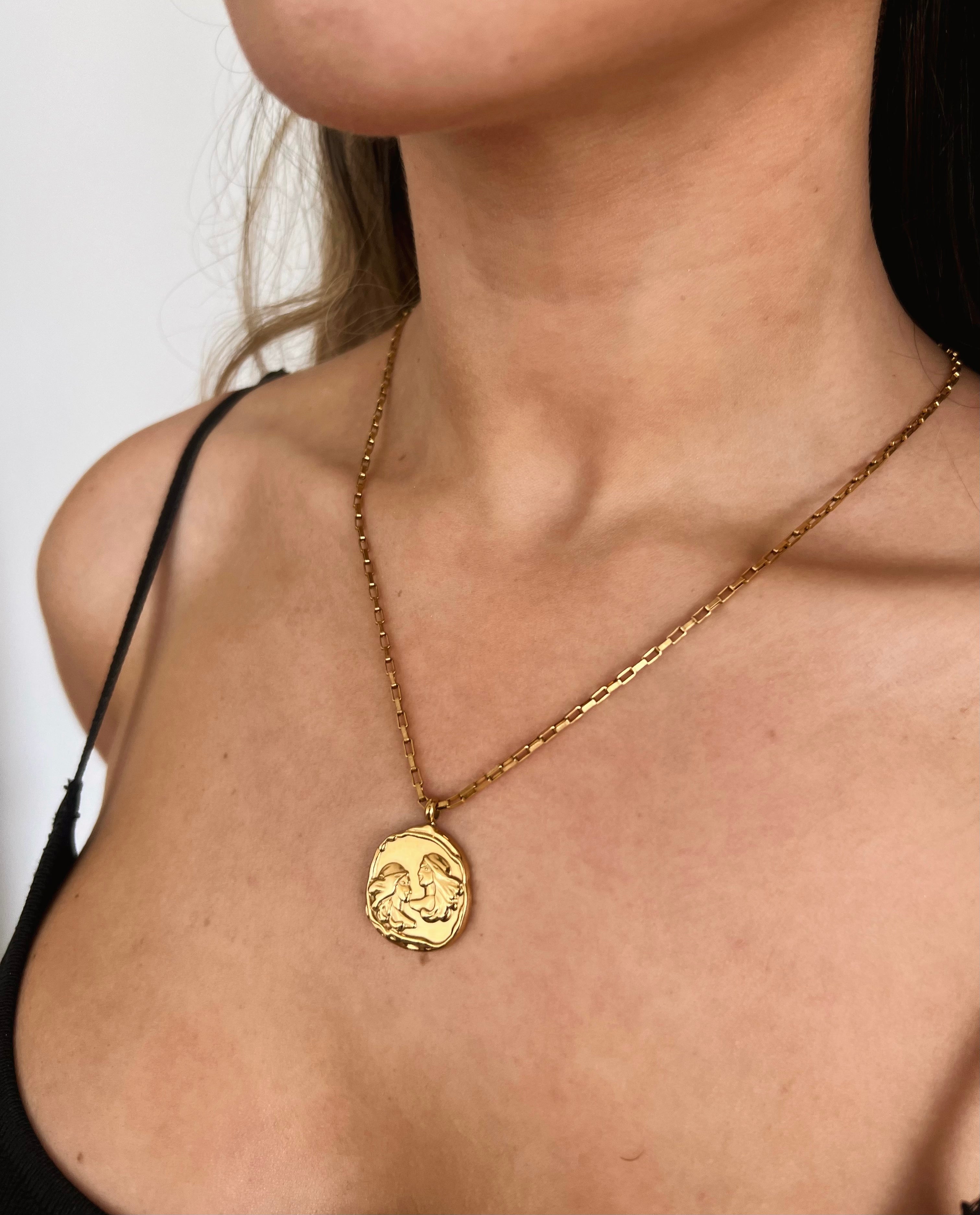 CHUNKY ZODIAC PENDANT NECKLACE