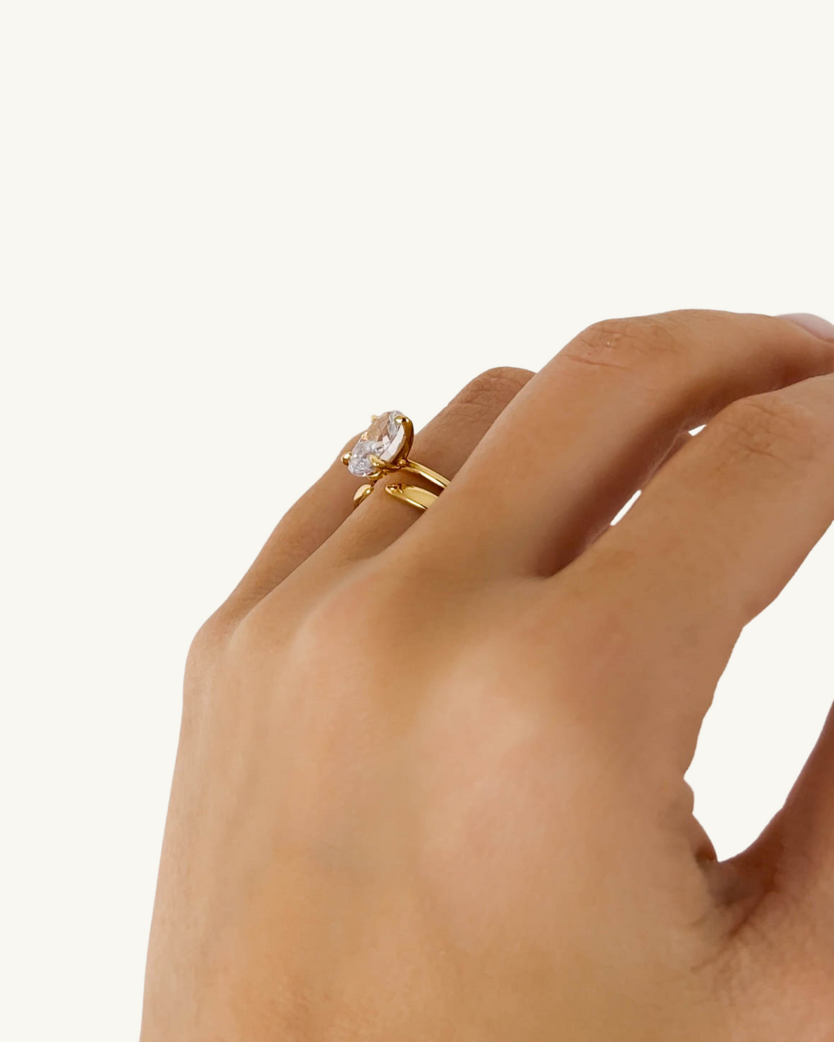 SERENA - SOLITAIRE OVALE DE LUXE 2,5 CT
