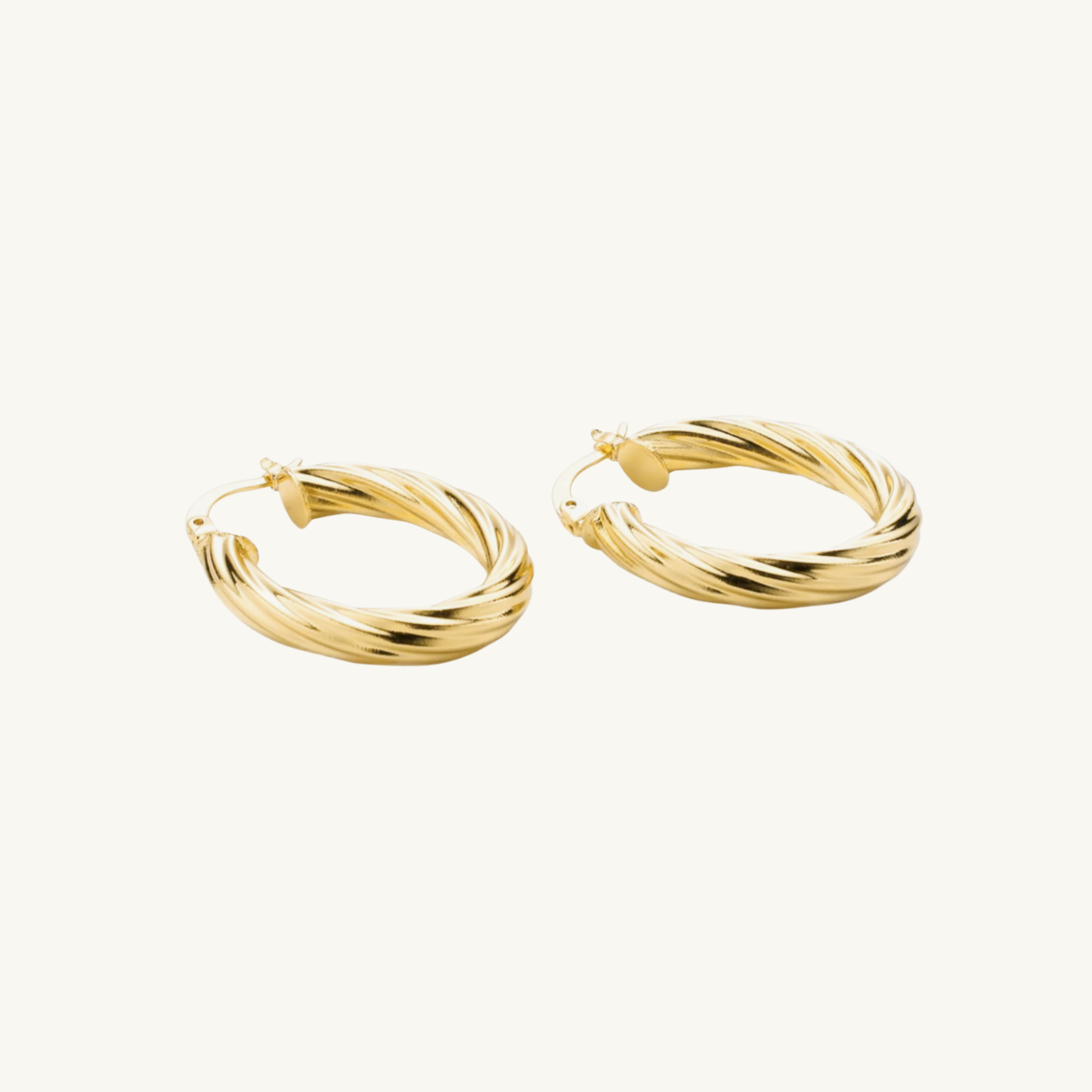 TWISTED OVAL HOOP