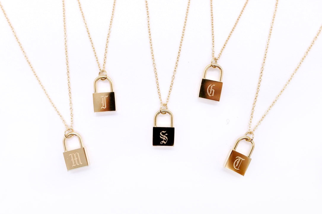 GOLD MICRO LOCK NECKLACE