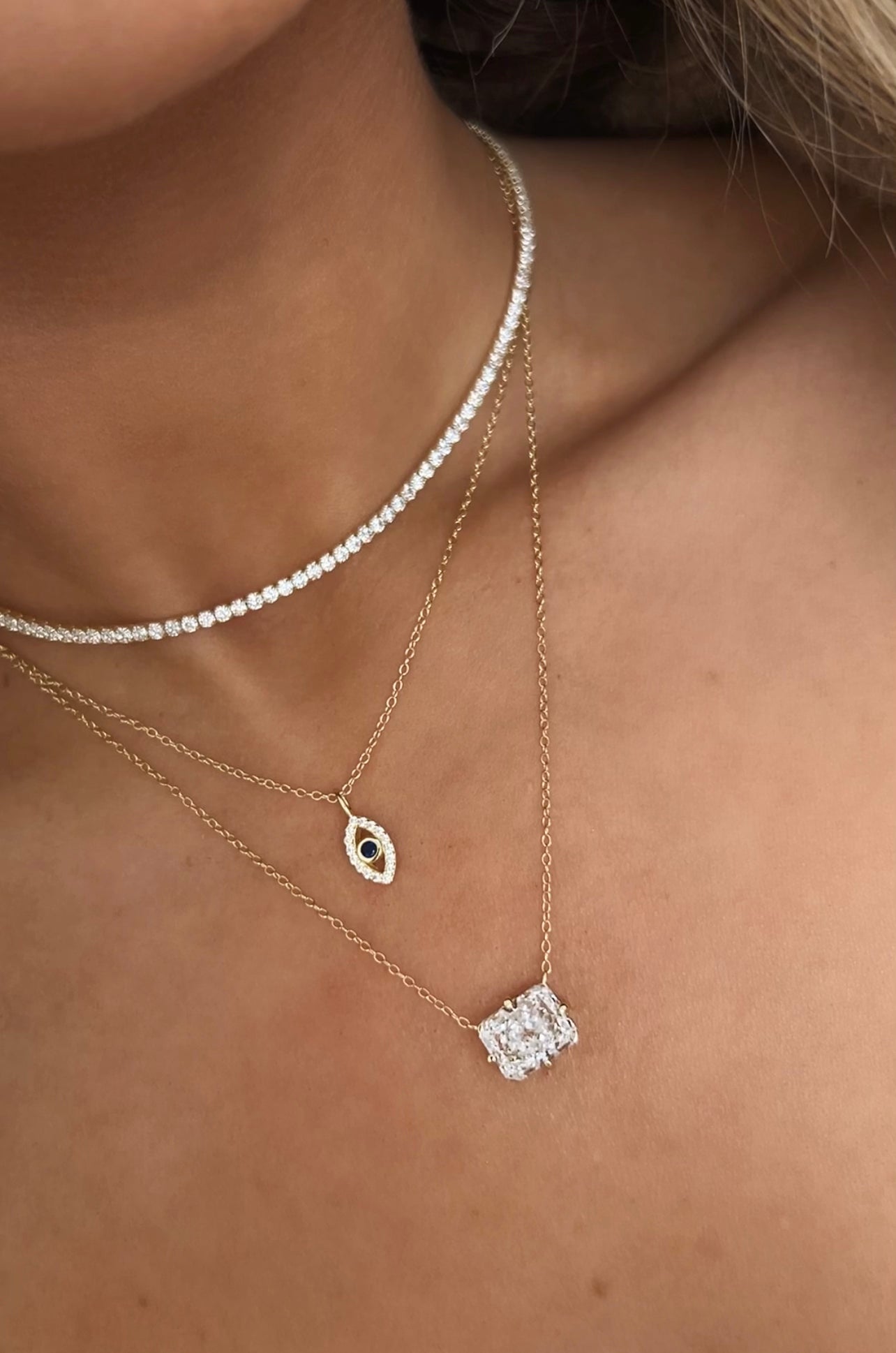 EVIL EYE NECKLACE