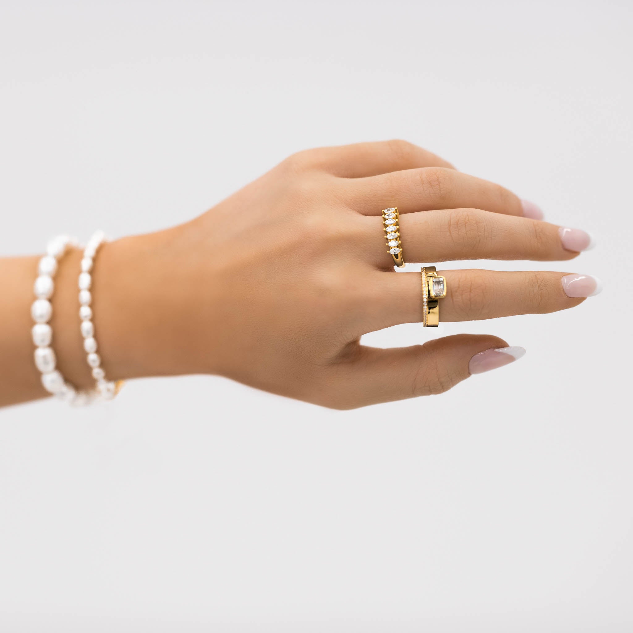 PETITE FRESHWATER PEARL BRACELET