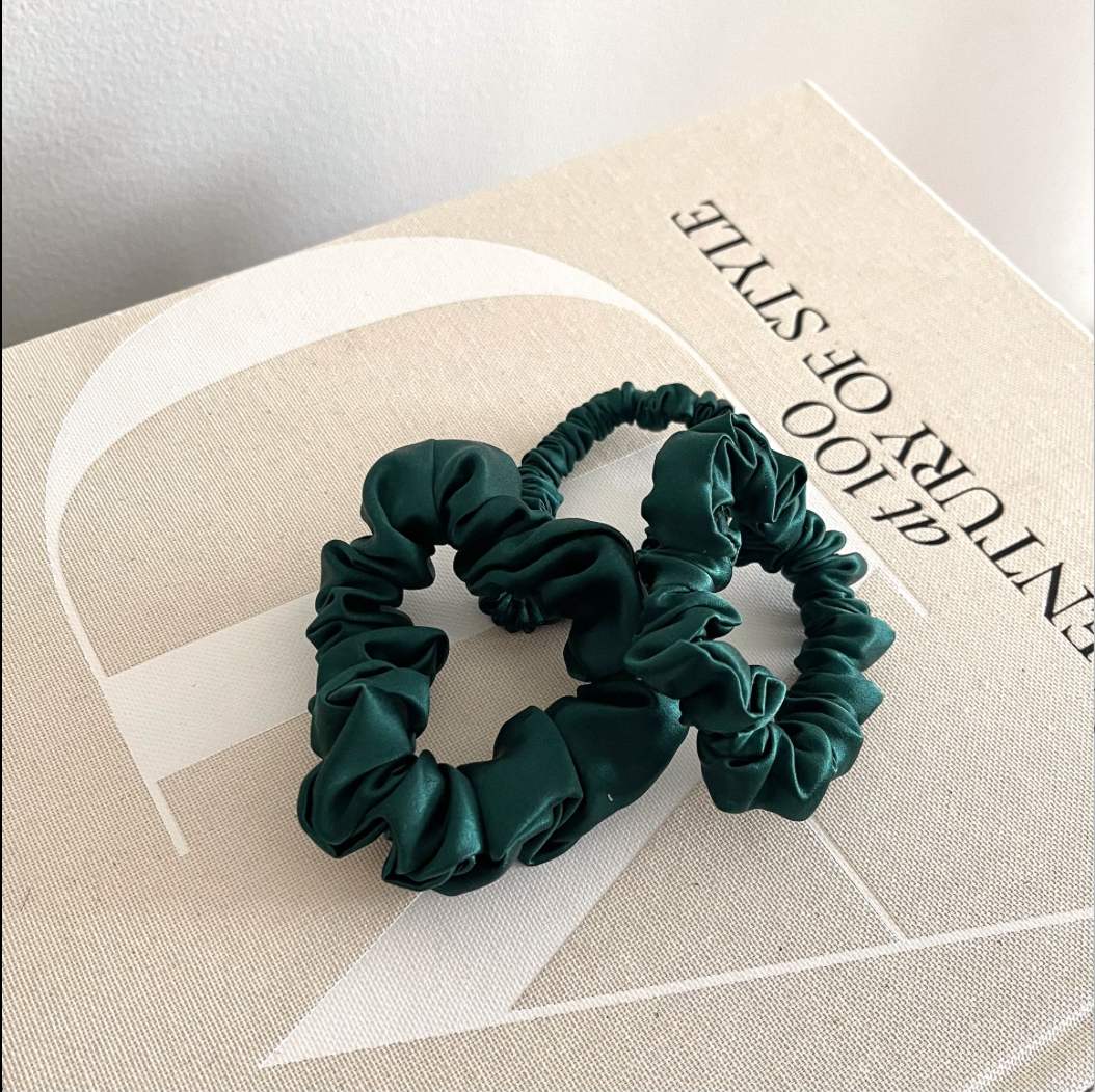 HOLIDAY SILK SCRUNCHIE SET