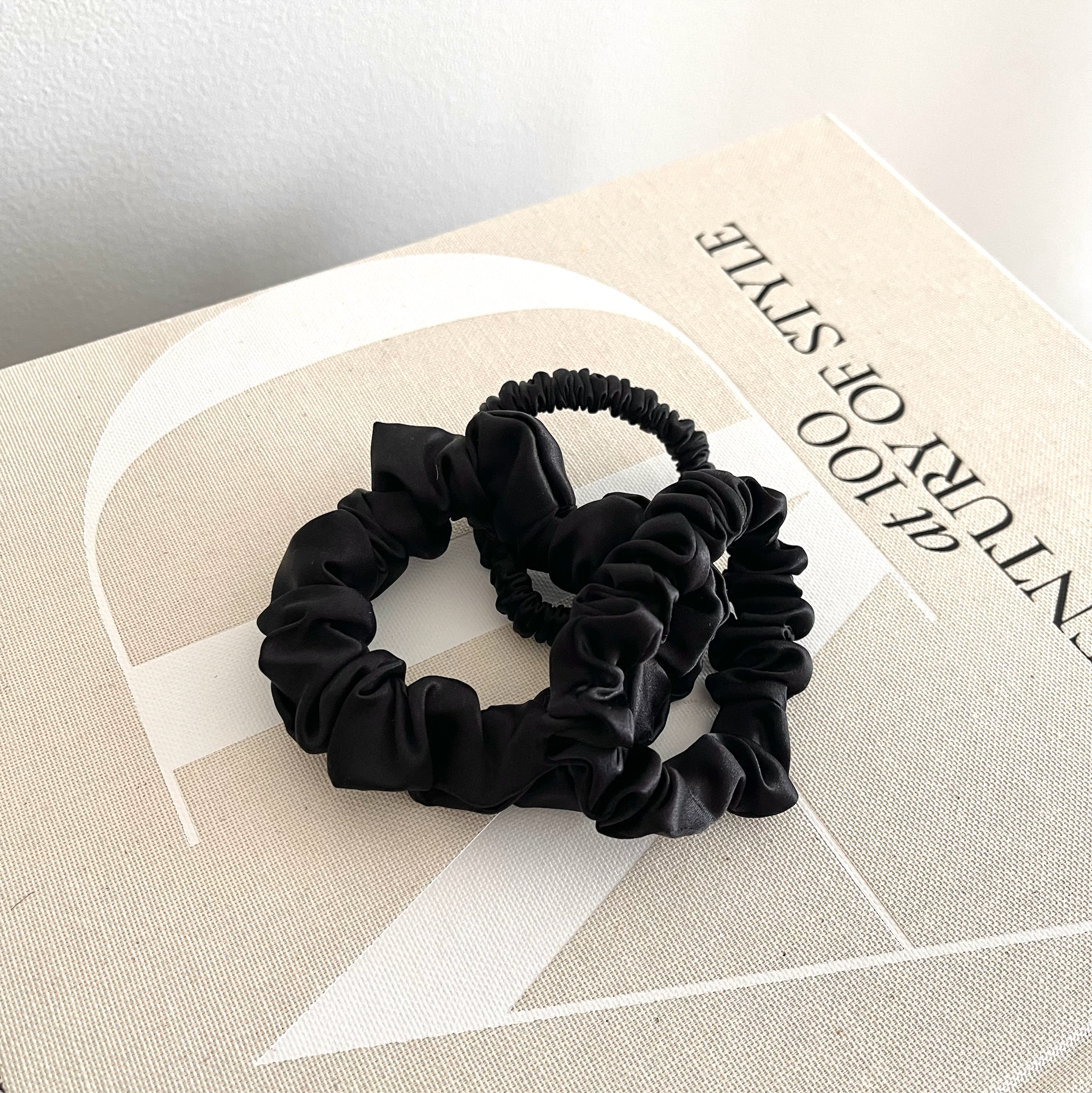 SILK SCRUNCHIE SET (S,M,L)