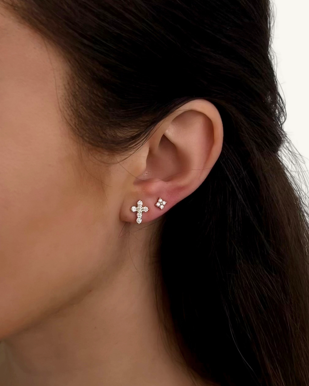 BAROQUE DIAMOND CROSS STUD