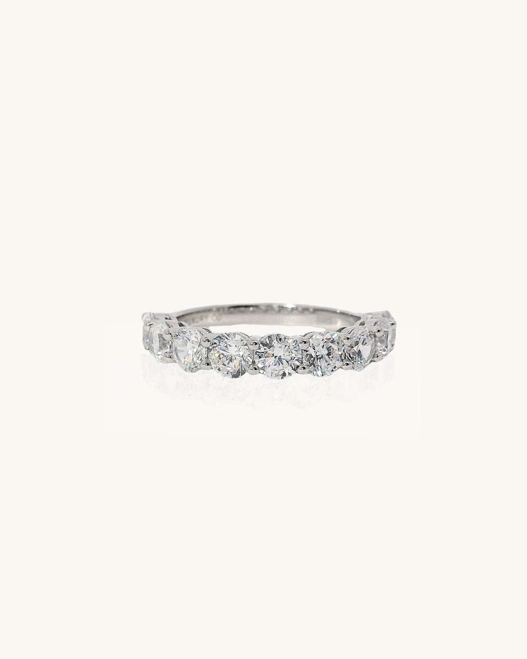 ROUND DIAMOND LUXE PINKY RING