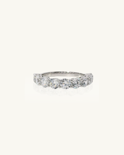 ROUND DIAMOND LUXE PINKY RING