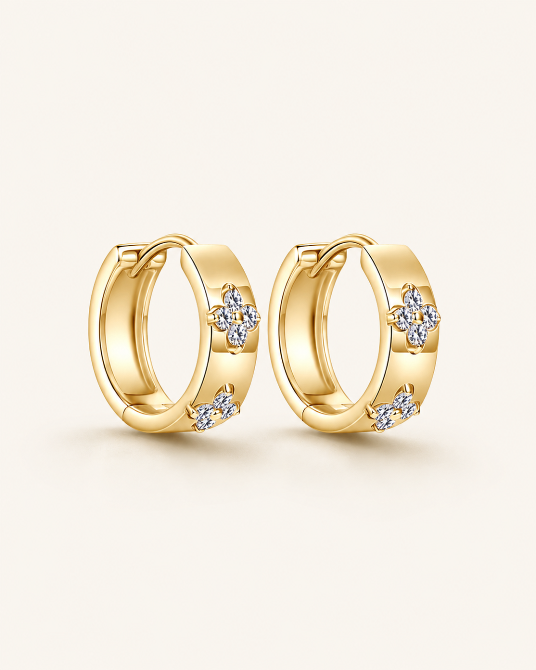 CLEO MOISSANITE HUGGIE