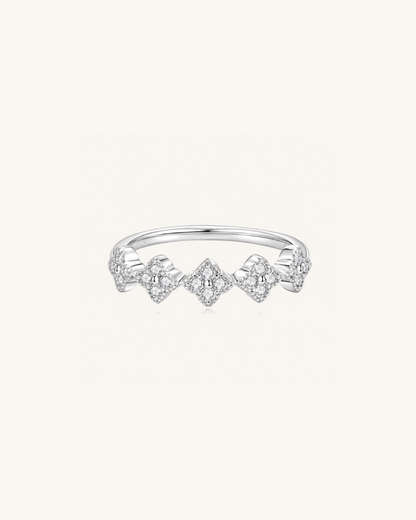 CLEO MOISSANITE BAND