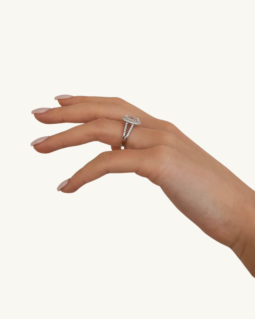 CAMBELL - BAGUE OVALE HALO DE LUXE