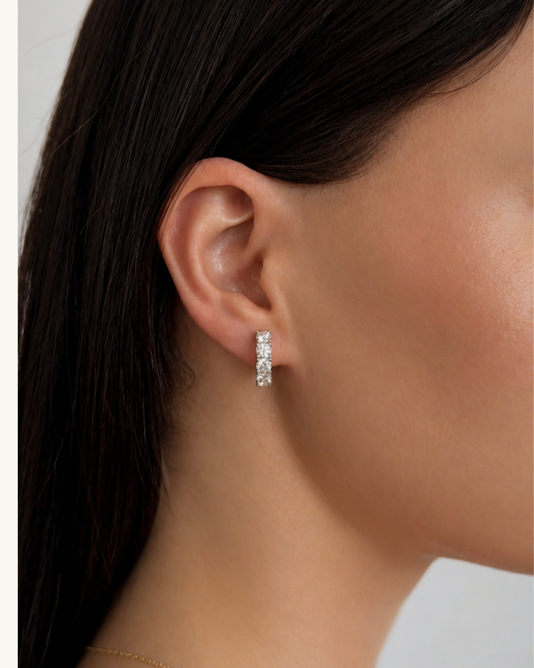 ANDIE EARRING - MOISSANITE HUGGIE