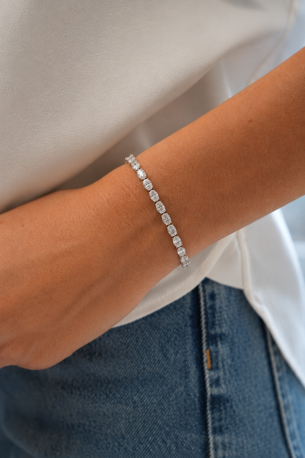 E/W OVAL MOISSANITE TENNIS BRACELET