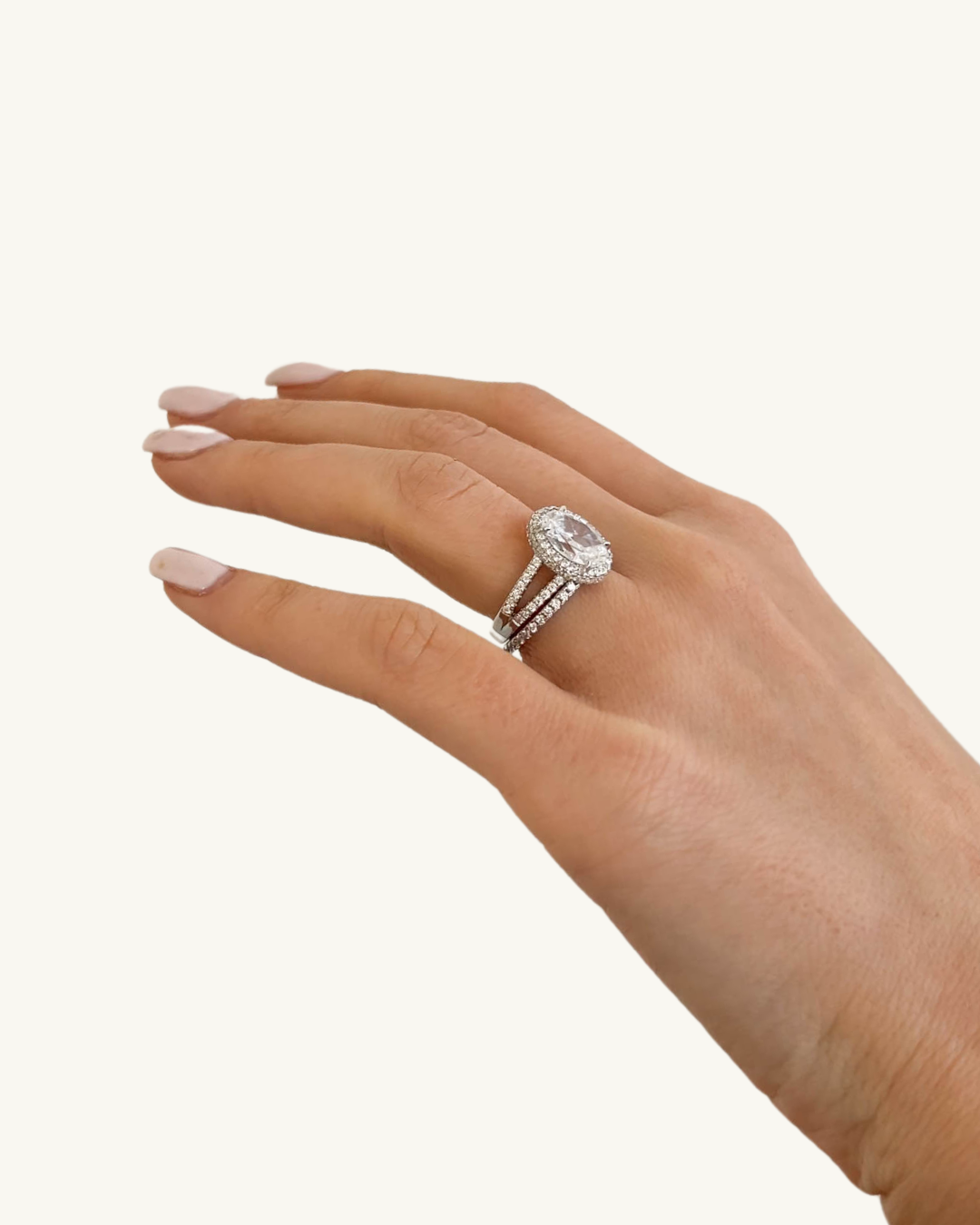 CAMBELL - BAGUE OVALE HALO DE LUXE