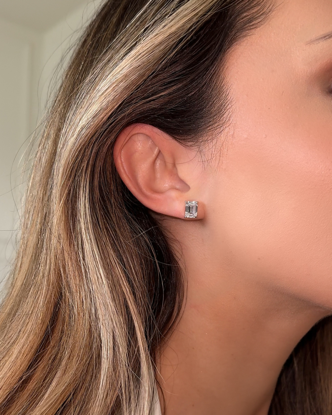 CLAIRE - 2CT EMERALD LUXE STUDS