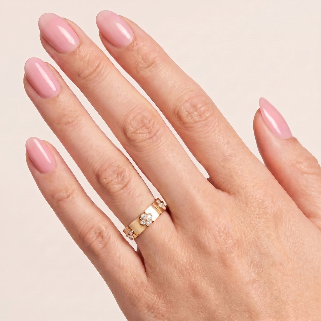 Cleo Cigar Moissanite Band