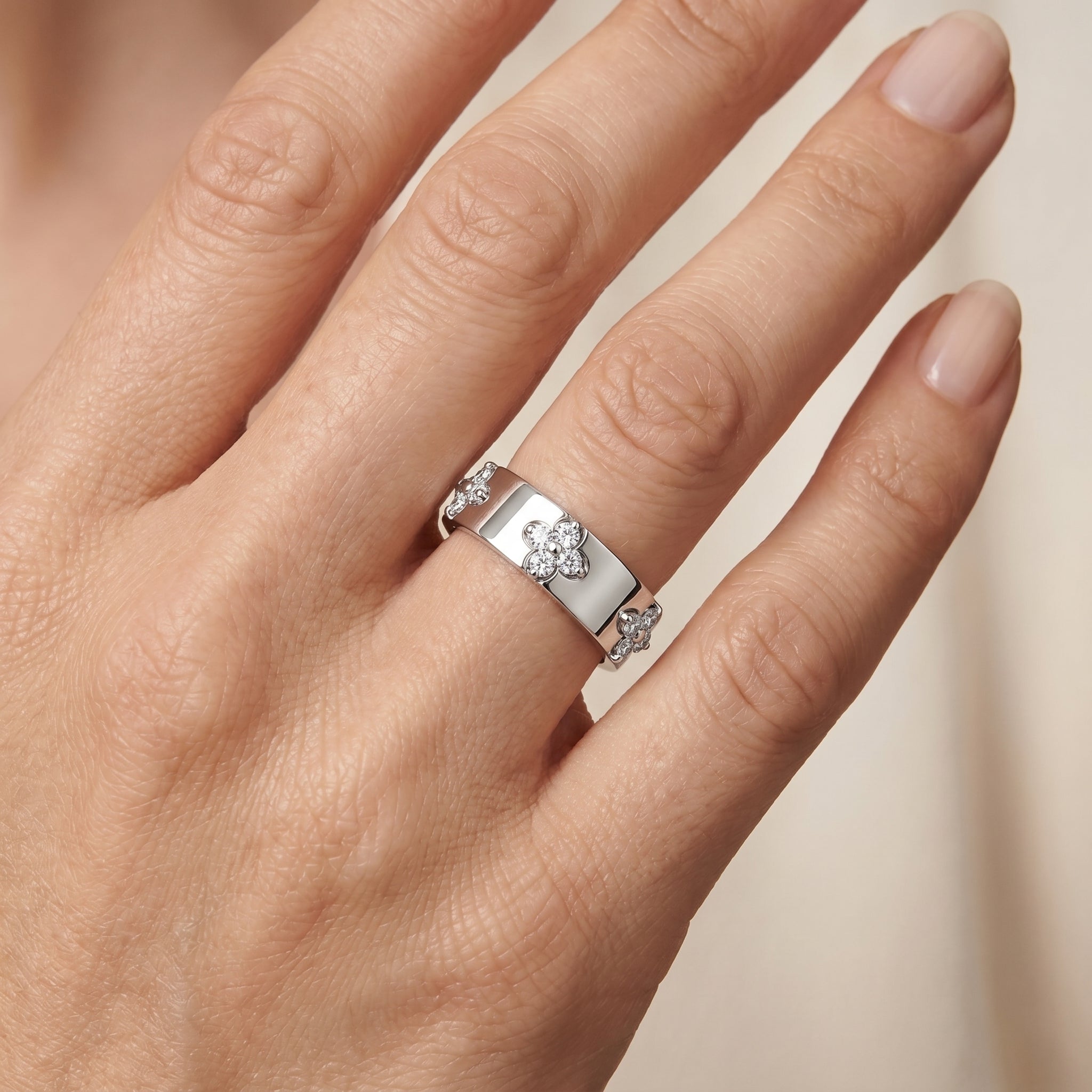 Cleo Cigar Moissanite Band