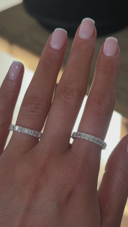 HARMONY - EMERALD &amp; OVAL LUXE RING