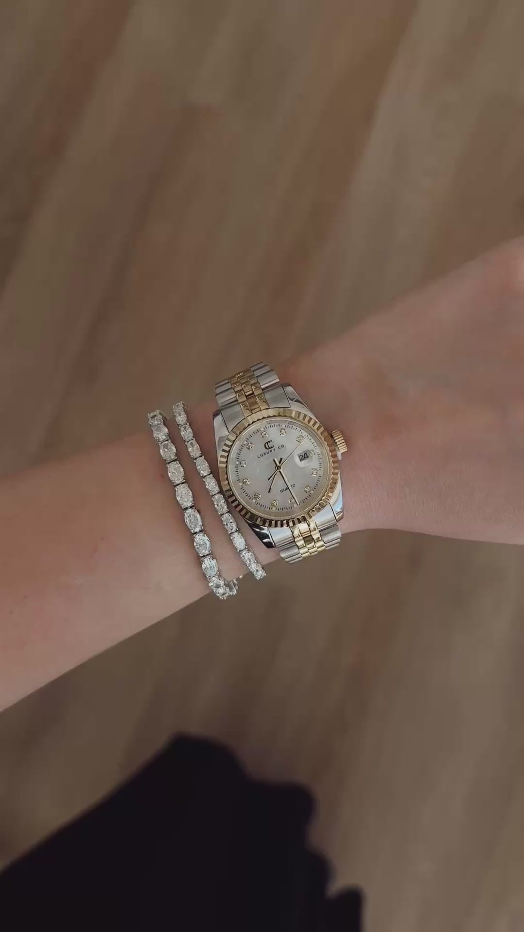 E/W OVAL MOISSANITE TENNIS BRACELET