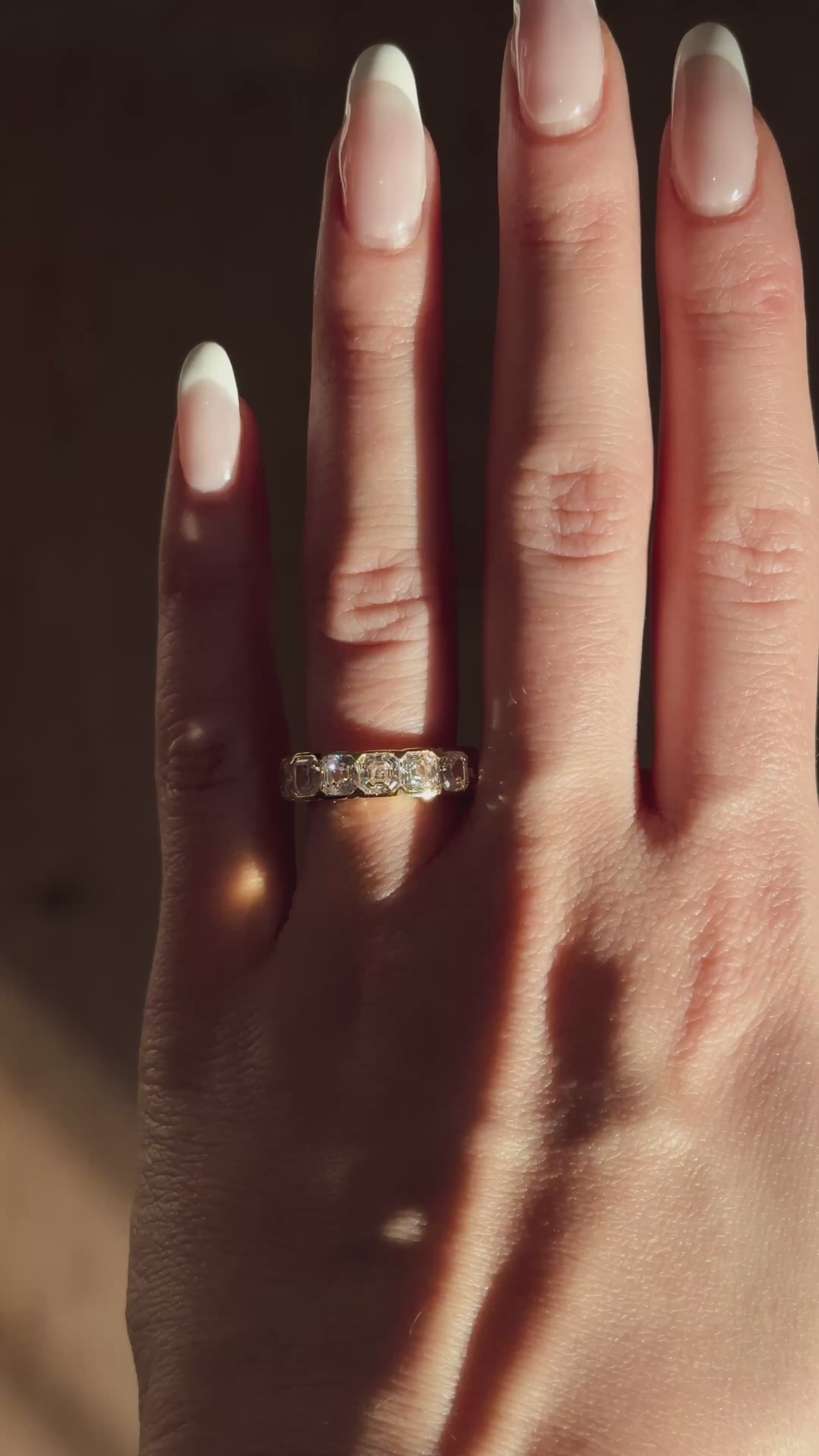 ASSCHER BEZEL LUXE RING