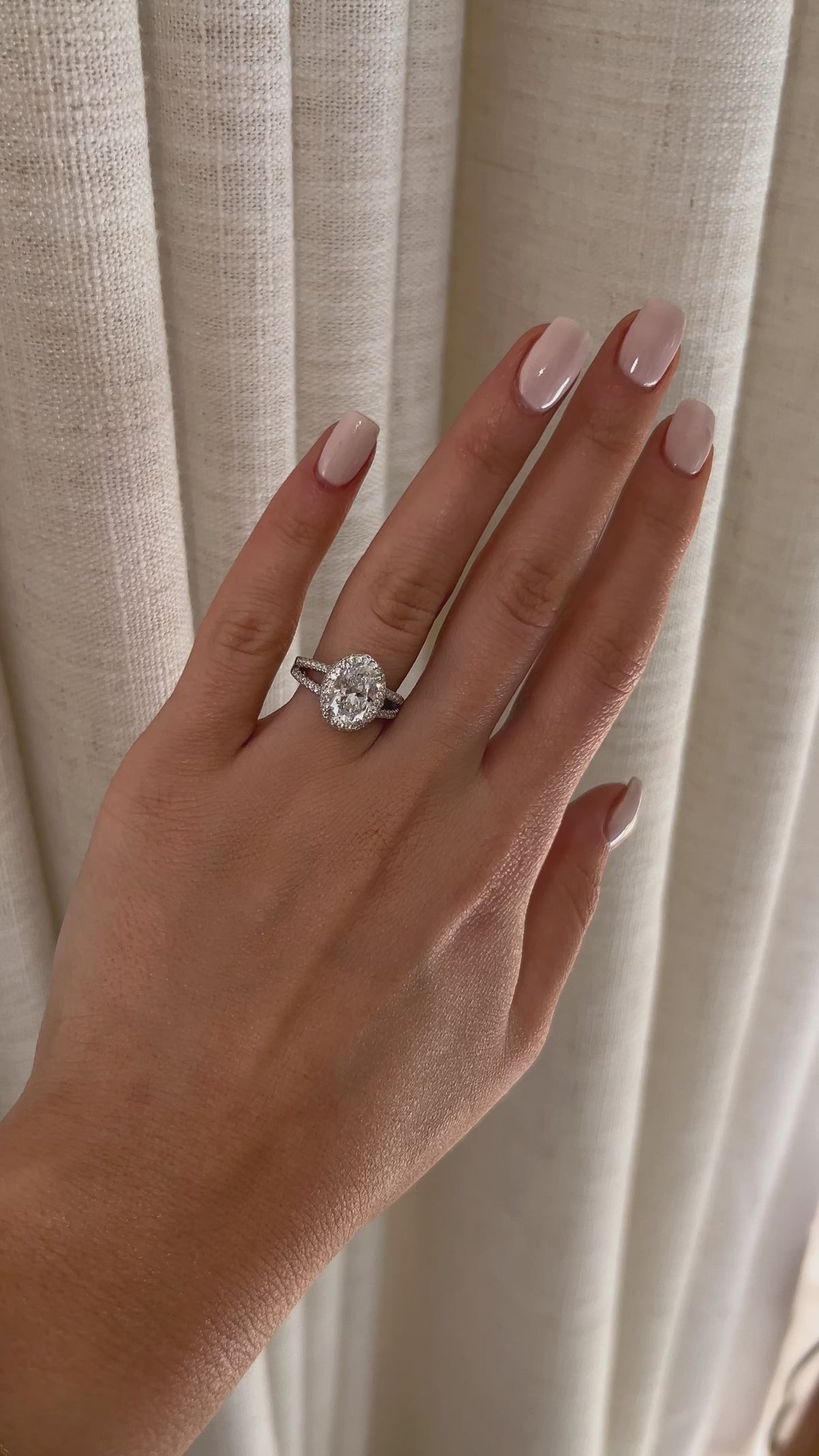 CAMBELL - BAGUE OVALE HALO DE LUXE