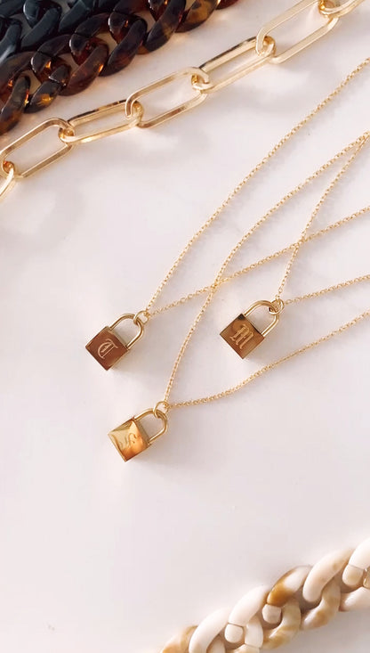 GOLD MICRO LOCK NECKLACE