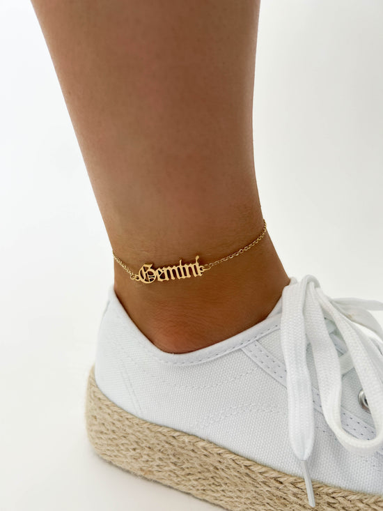 OLD ENGLISH ZODIAC ANKLET