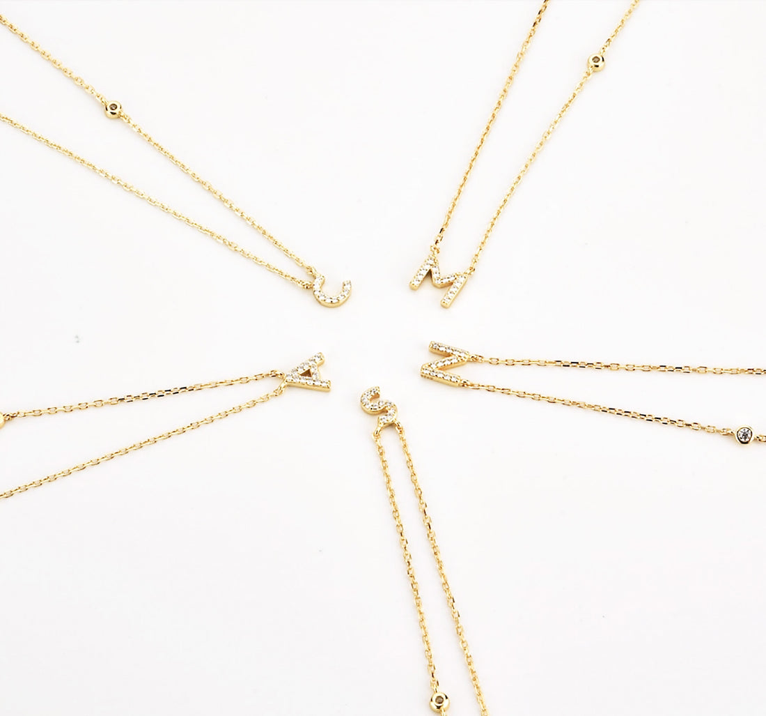 COLLIER INITIALE EN OR + DIAMANT