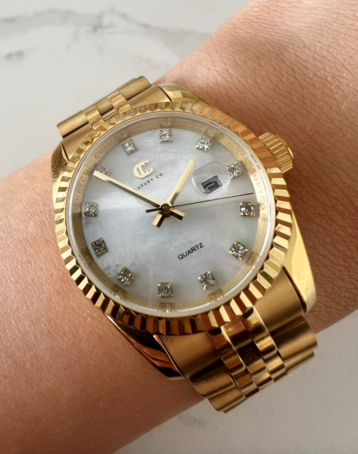 31MM GOLD &amp; MOTHER OF PEARL - CC CLASSIC WATCH